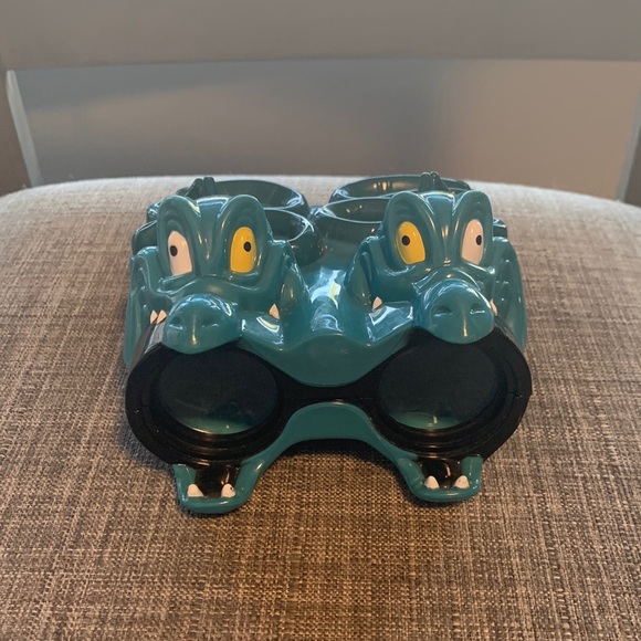 Disney on ice Flotsam and Jetsam binoculars - Picture 1 of 4